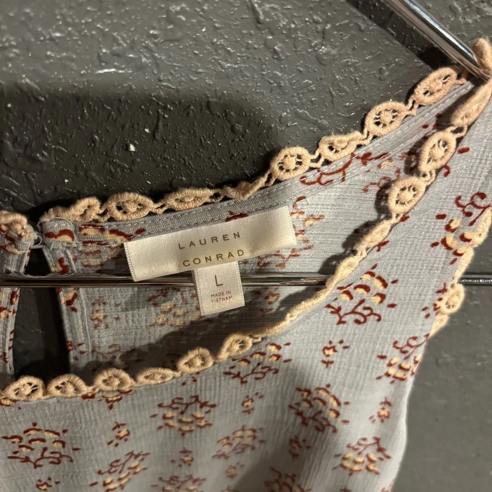 Floral Sleeveless Lauren Conrad Blouse - Picture 4 of 5